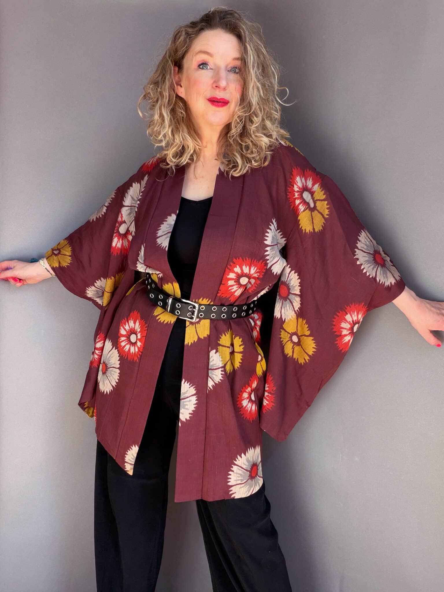 ETSUKO - antique silk Meisen Haori (Kimono jacket) in plum color with floral design natsukashii kimono netherlands