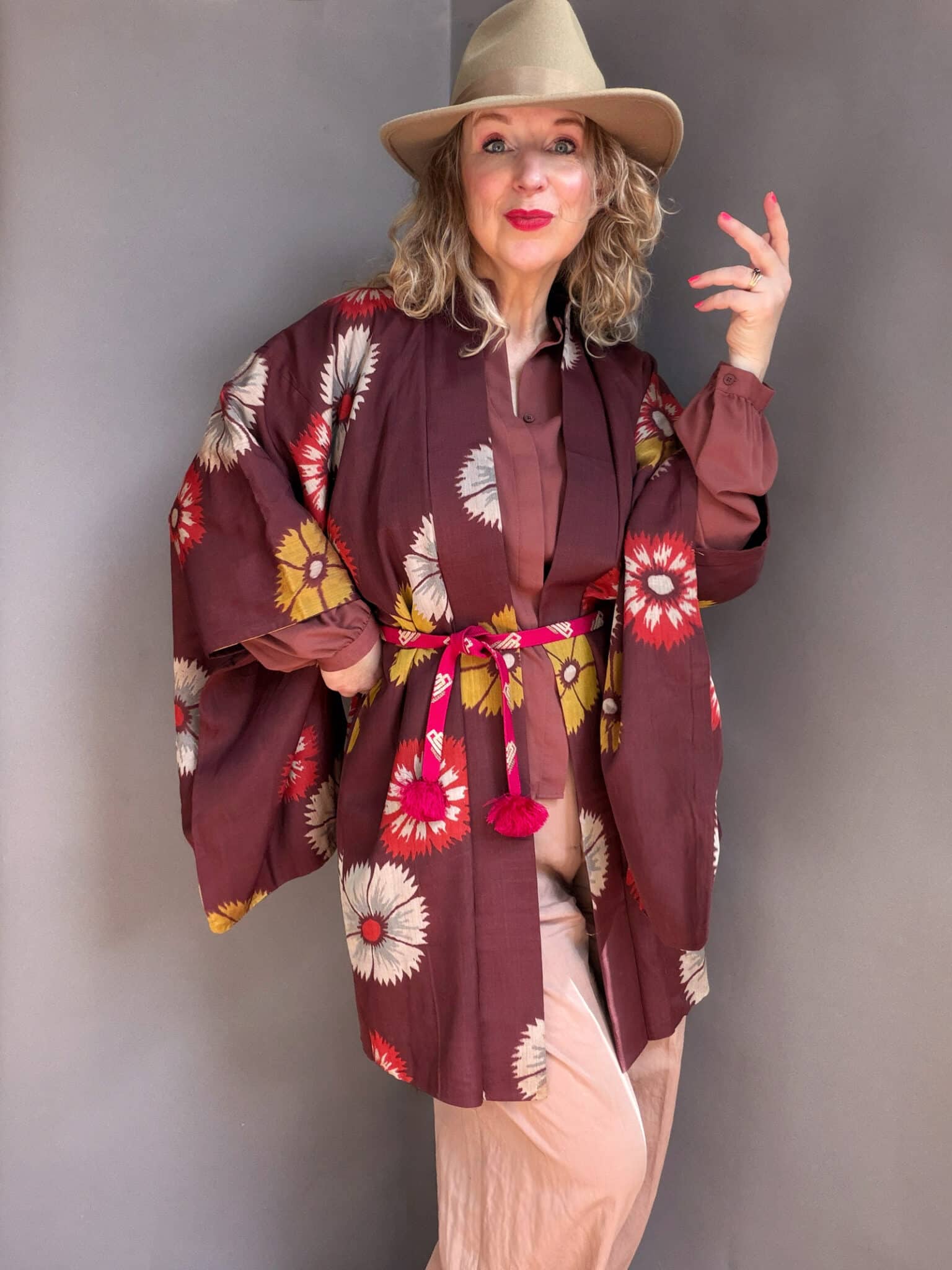 ETSUKO - antique silk Meisen Haori (Kimono jacket) in plum color with floral design natsukashii kimono netherlands