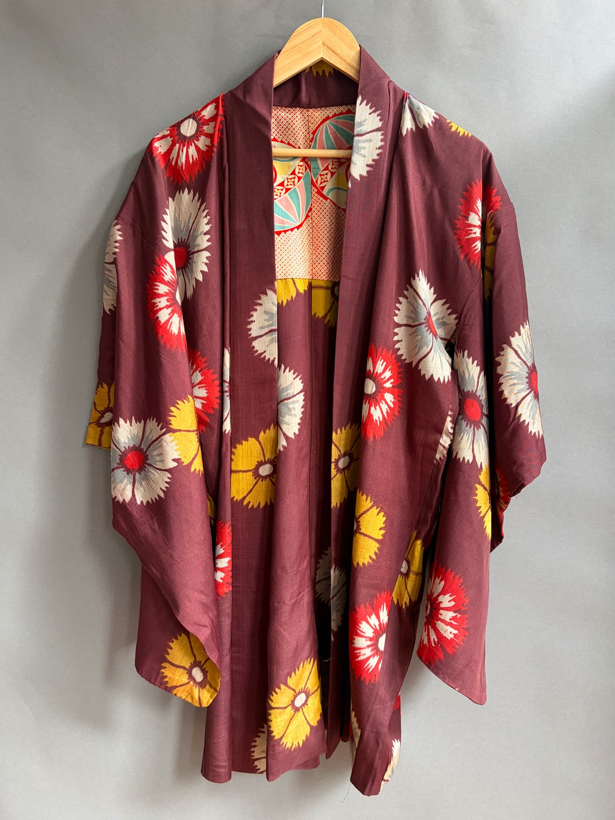 ETSUKO - antique silk Meisen Haori (Kimono jacket) in plum color with floral design natsukashii kimono netherlands