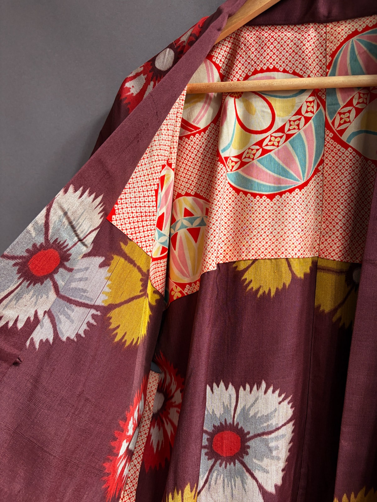 ETSUKO – antique silk Meisen Haori (Kimono jacket) in plum color with floral design