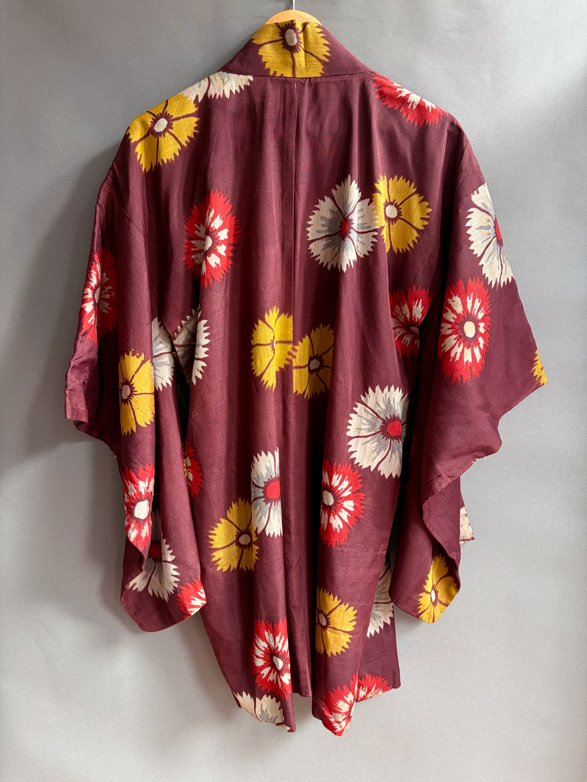 ETSUKO - antique silk Meisen Haori (Kimono jacket) in plum color with floral design natsukashii kimono netherlands