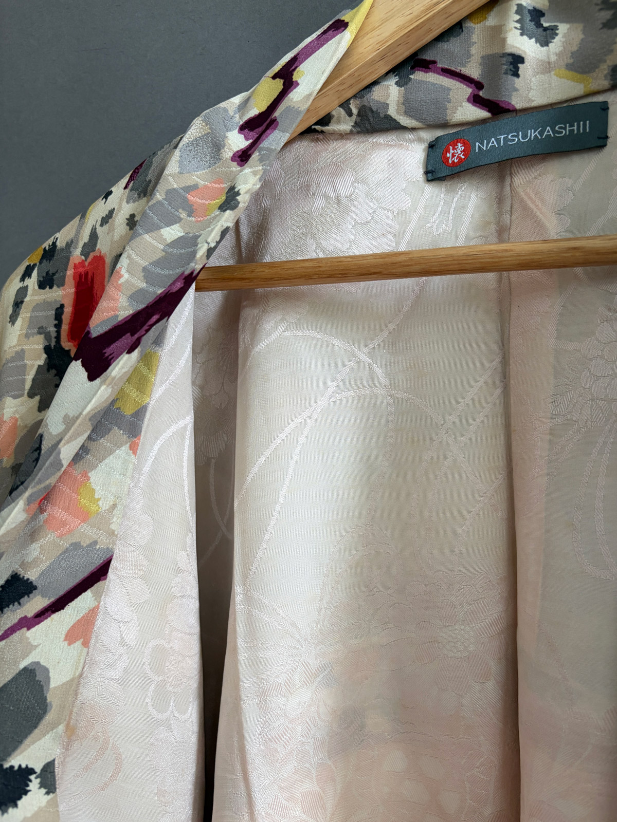 BIJUTSU - vintage silk Haori (Kimono jacket) with abstract print colorful natsukashii netherlandskimono
