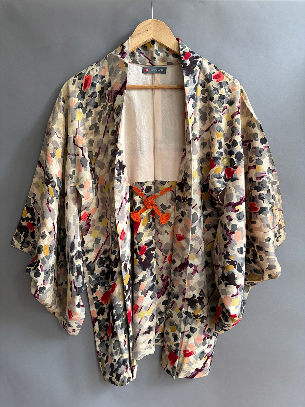 BIJUTSU - vintage silk Haori (Kimono jacket) with abstract print colorful natsukashii netherlandskimono