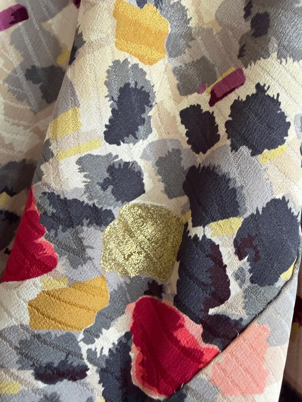 BIJUTSU - vintage silk Haori (Kimono jacket) with abstract print colorful natsukashii netherlandskimono