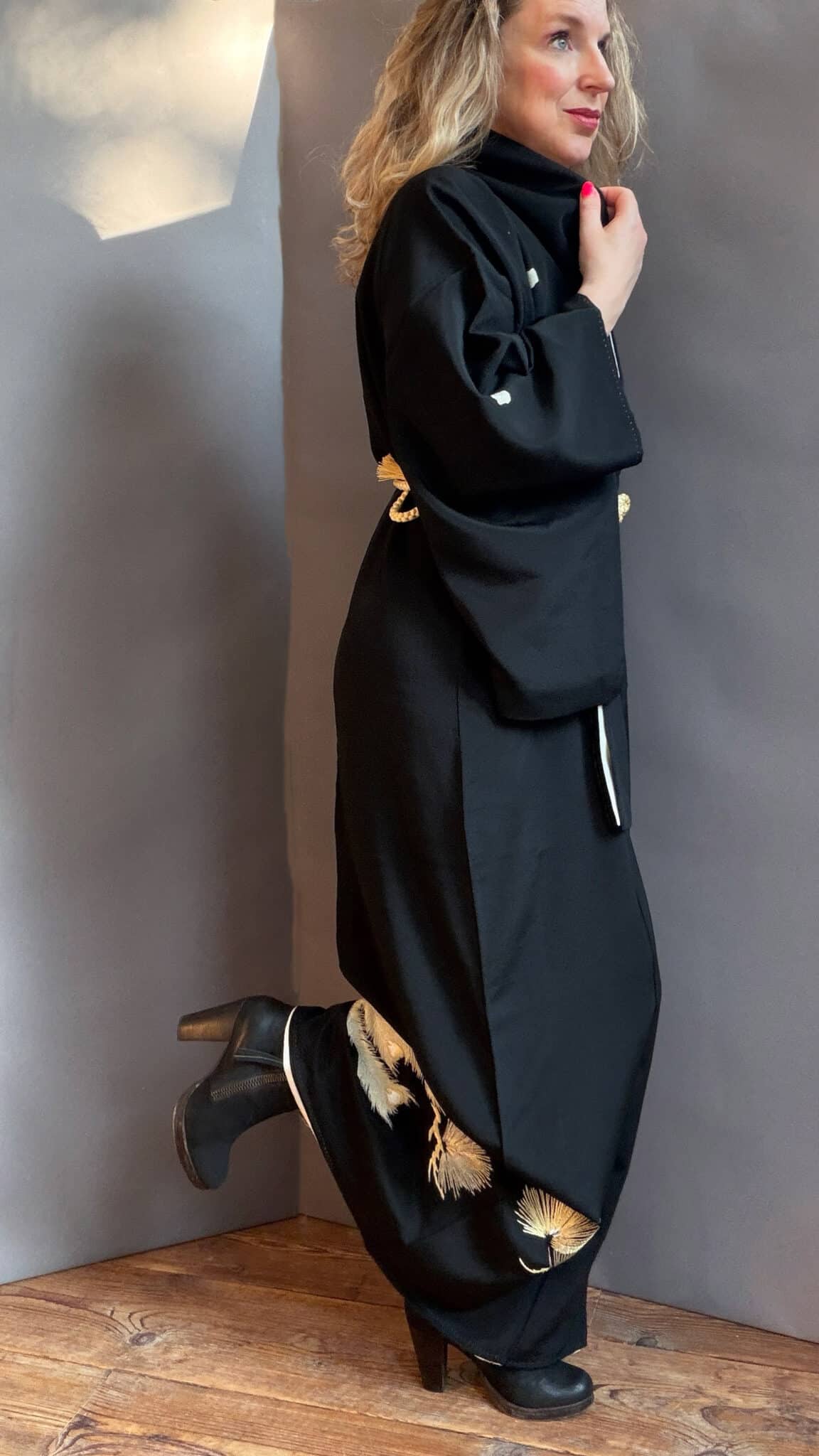 Vintage Kuro Tomesode silk kimono with golden phoenix natsukashii black phoenix embroidery netherlandskimono